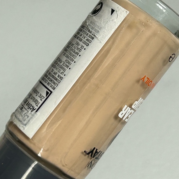 Revlon ColorStay 24HRS Long Wear Foundation 200 Nude SPF 15 NIP - Picture 2 of 4